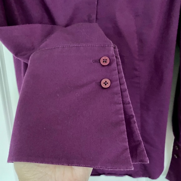 Express button front blouse - Picture 2 of 2